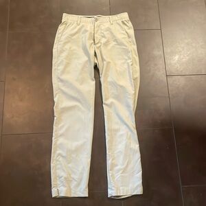 Under Armour khaki golf pants size 32x32